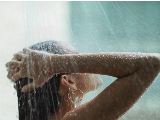 Wellhealthorganic.com:which-is-better-hot-water-or-cold-water-bath