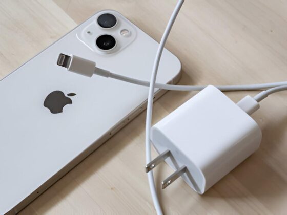 Solve the Problem of Running Out of the iPhone Battery