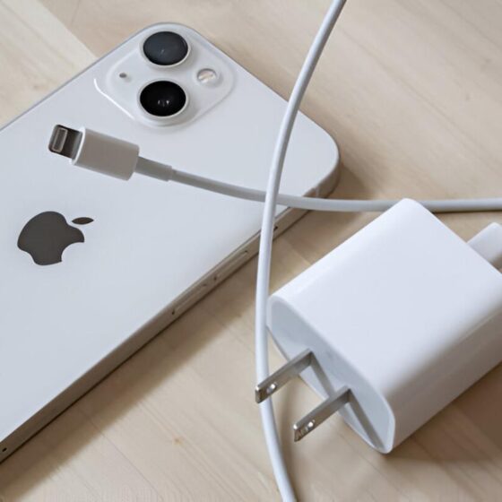 Solve the Problem of Running Out of the iPhone Battery